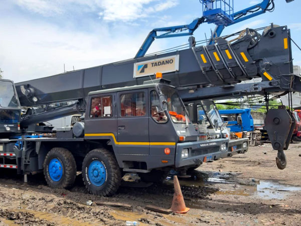 Rough Terrain Crane